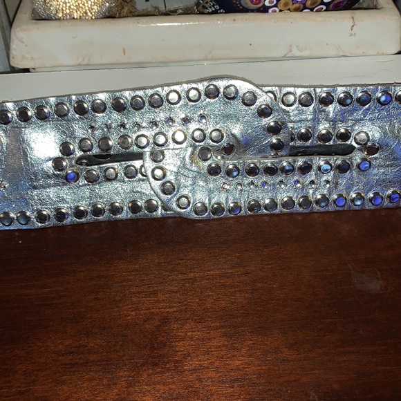 Sand Castle New York Vintage Silver Leather Belt - Picture 4 of 16